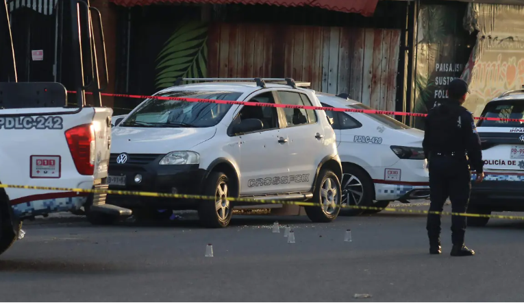 Ataque armado contra ocupantes de una camioneta deja un muerto en San Jerónimo Caleras